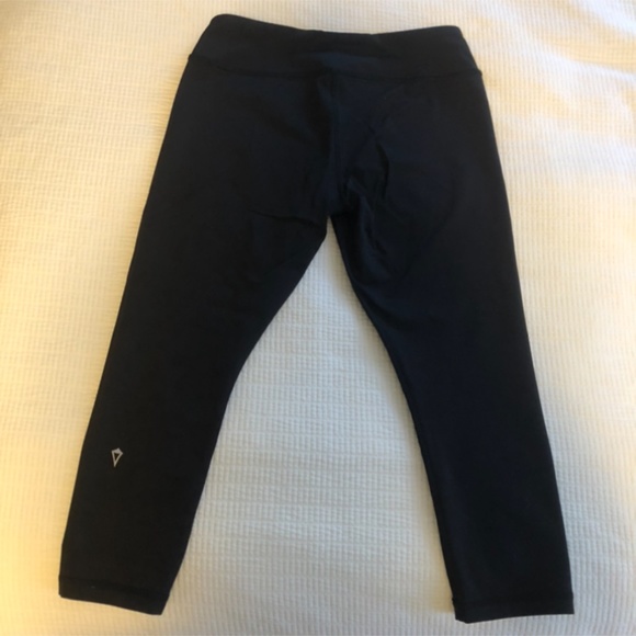 Lululemon Cropped Black Leggings - Picture 2 of 4